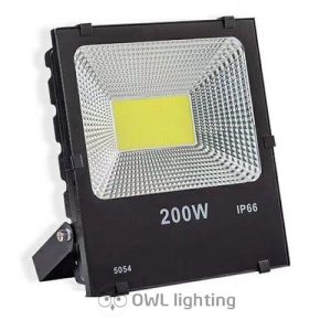 Đèn pha LED 200W siêu sáng màu đen giá rẻ cho công trình